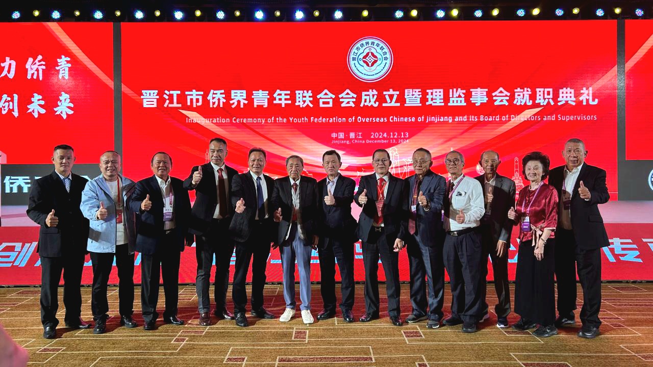 左起：洪朝沙、洪我忠、陈建军、温锦辉、陈祖昌、陈式海、欧阳连财、许宗鸽、许水秋、杜华水、杨秀珍、赖荣星合影