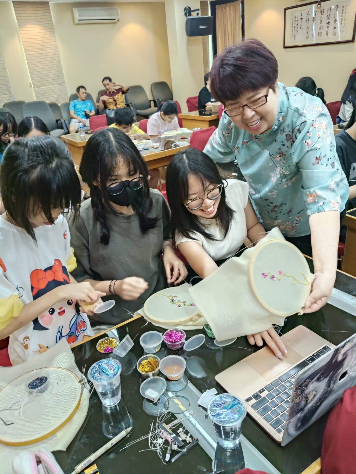 珠绣制作